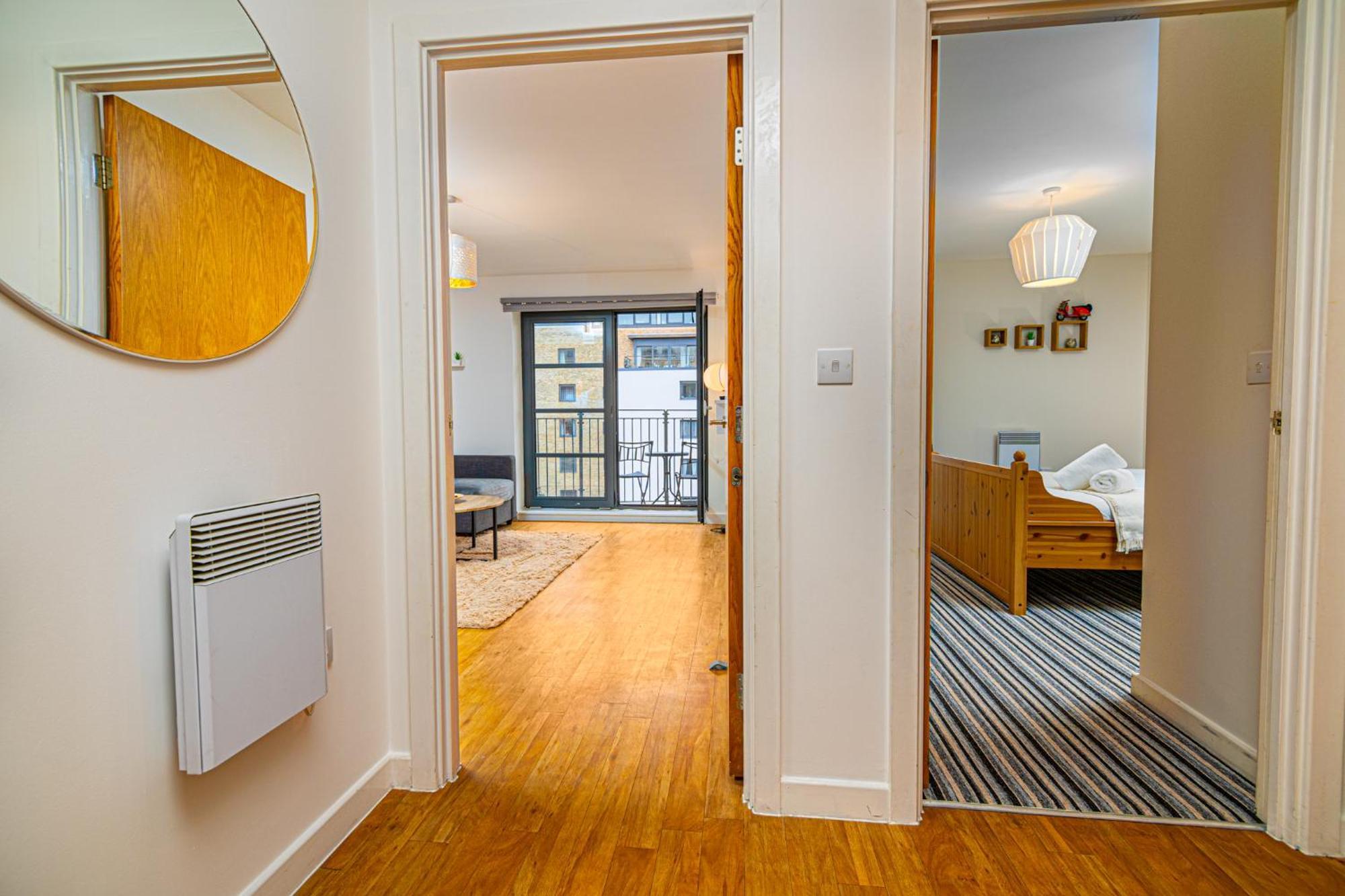 Zenith Hub Apartment ลอนดอน ภายนอก รูปภาพ