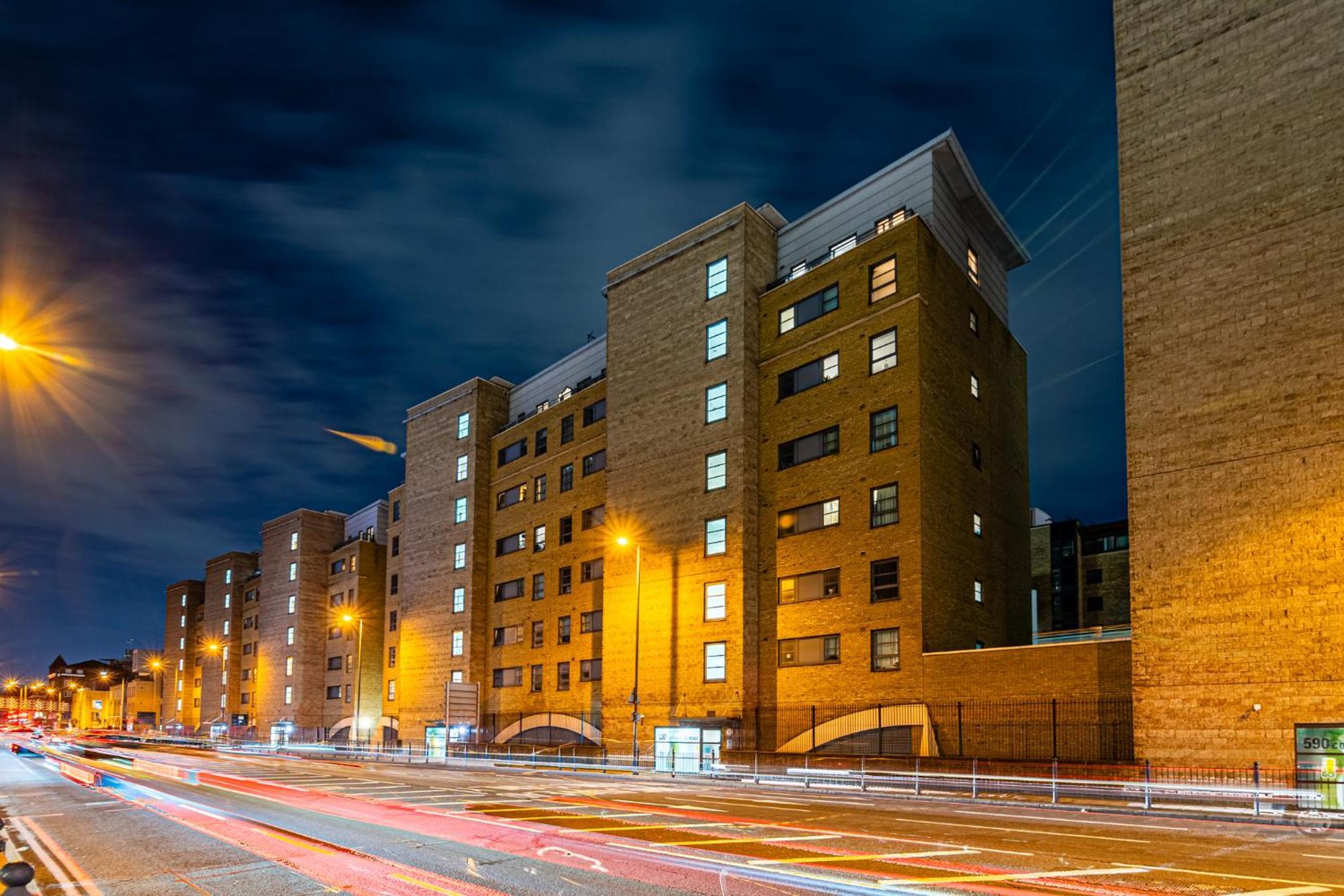 Zenith Hub Apartment ลอนดอน ภายนอก รูปภาพ