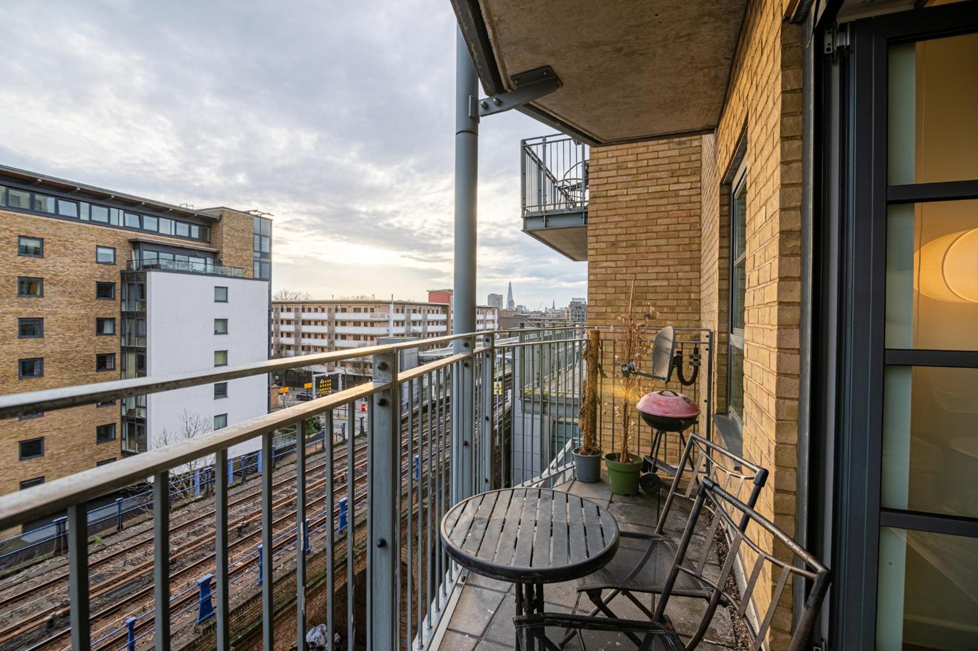 Zenith Hub Apartment ลอนดอน ภายนอก รูปภาพ