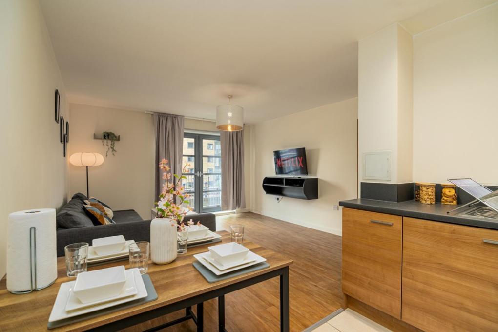 Zenith Hub Apartment ลอนดอน ภายนอก รูปภาพ