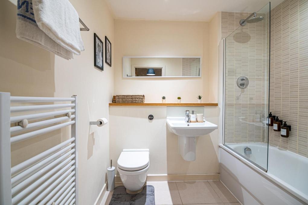 Zenith Hub Apartment ลอนดอน ภายนอก รูปภาพ