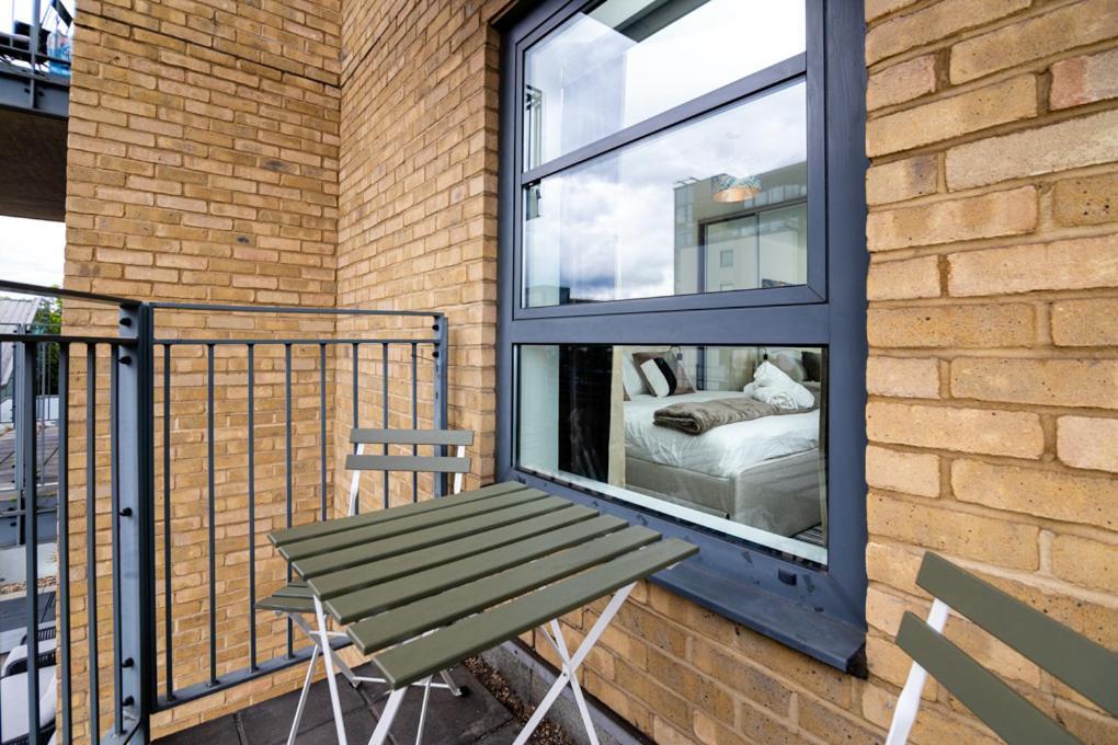 Zenith Hub Apartment ลอนดอน ภายนอก รูปภาพ