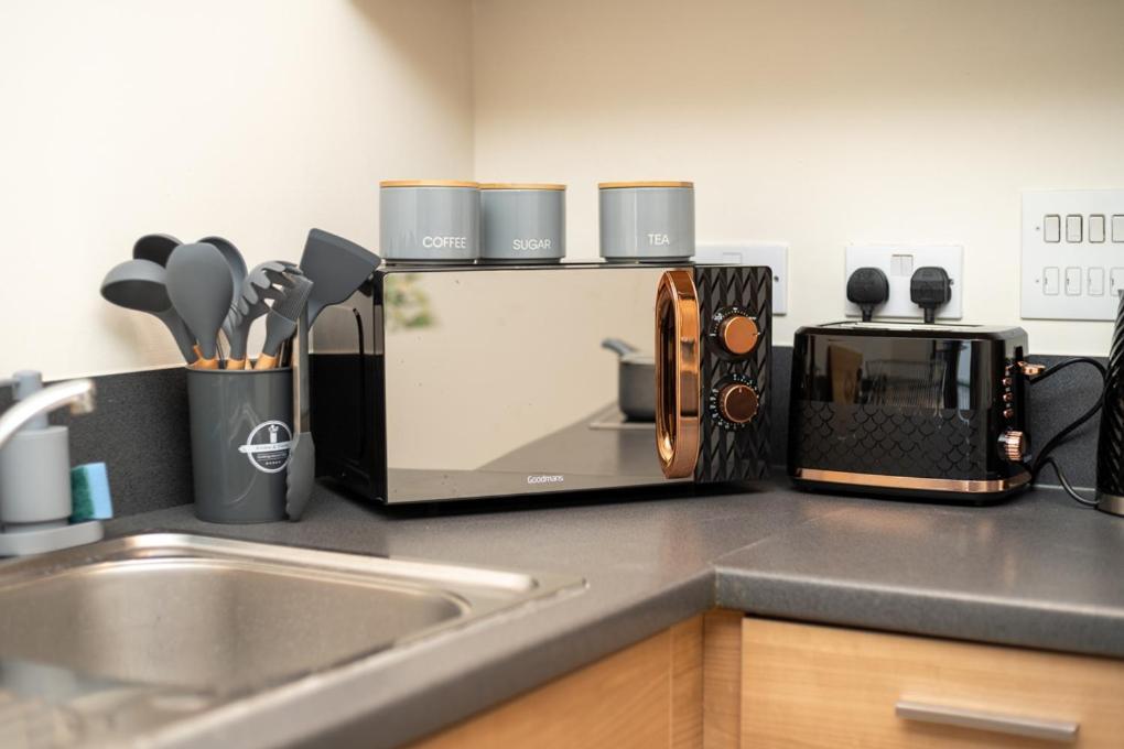 Zenith Hub Apartment ลอนดอน ภายนอก รูปภาพ