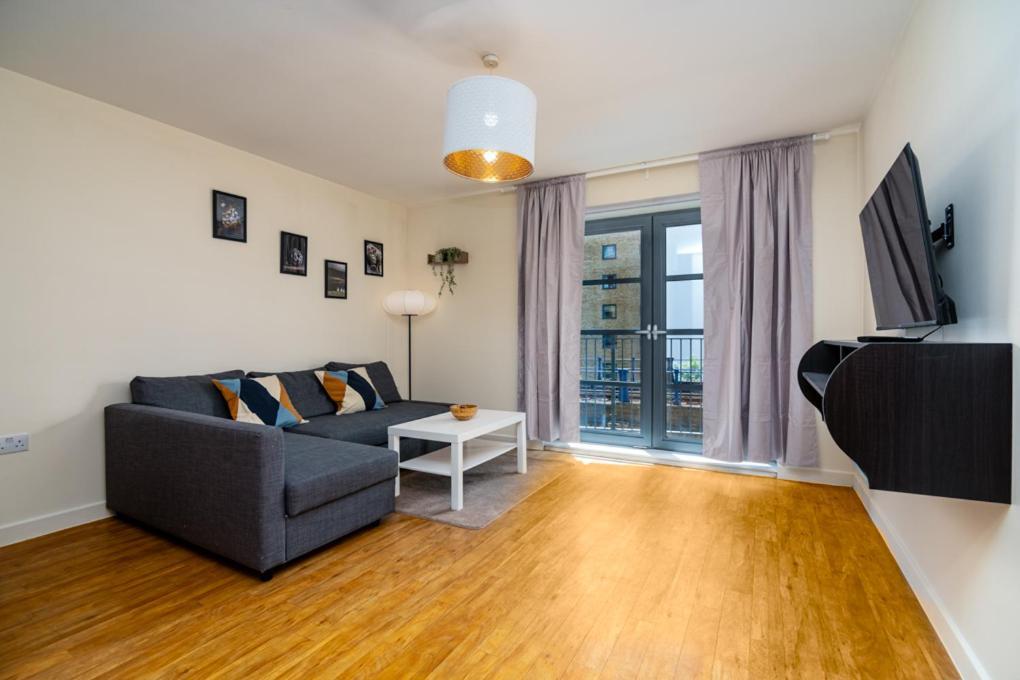 Zenith Hub Apartment ลอนดอน ภายนอก รูปภาพ