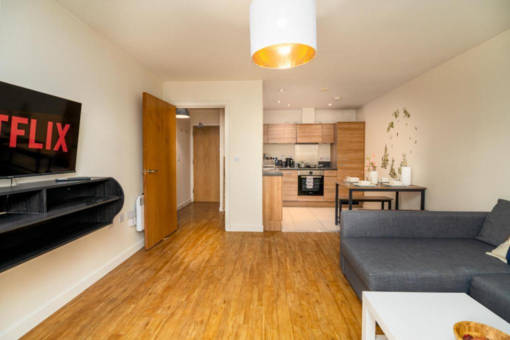 Zenith Hub Apartment ลอนดอน ภายนอก รูปภาพ